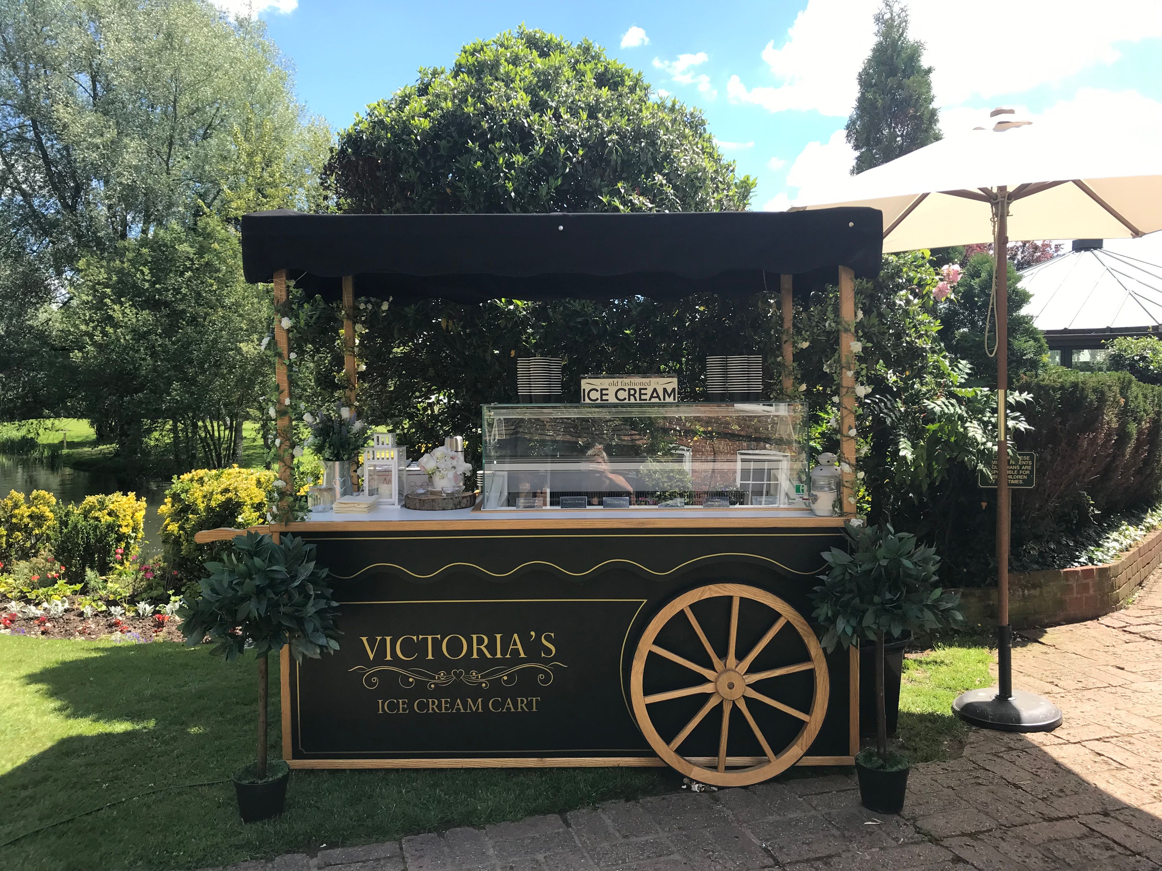 Victoria’s Ice Cream Cart